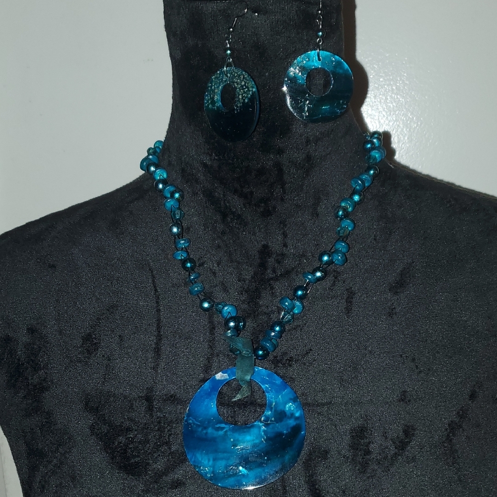 Elegant Blue Necklace and Earring Set
